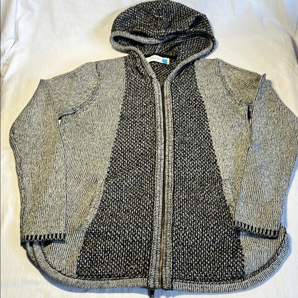 Sparrow Anthropologie Black and Grey Knit Sweater, size small